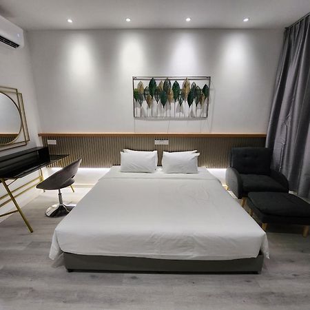 One Point Hotel Kuching Buitenkant foto