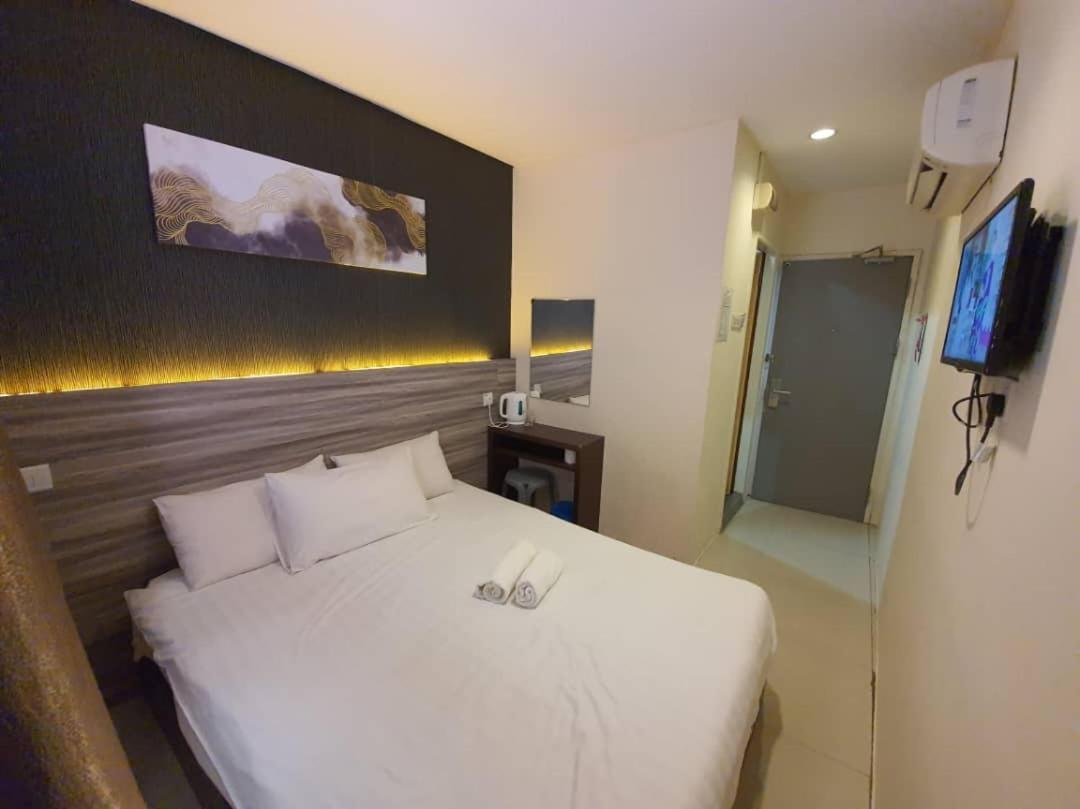 One Point Hotel Kuching Buitenkant foto