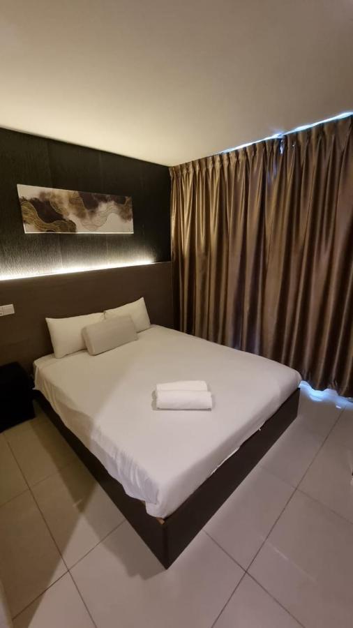 One Point Hotel Kuching Buitenkant foto