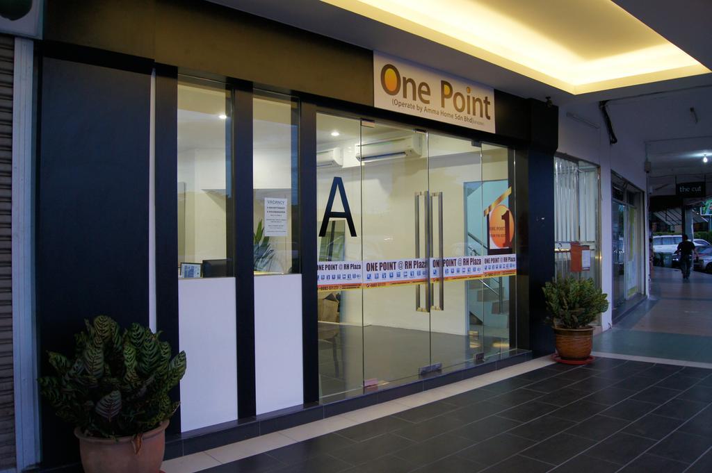 One Point Hotel Kuching Buitenkant foto
