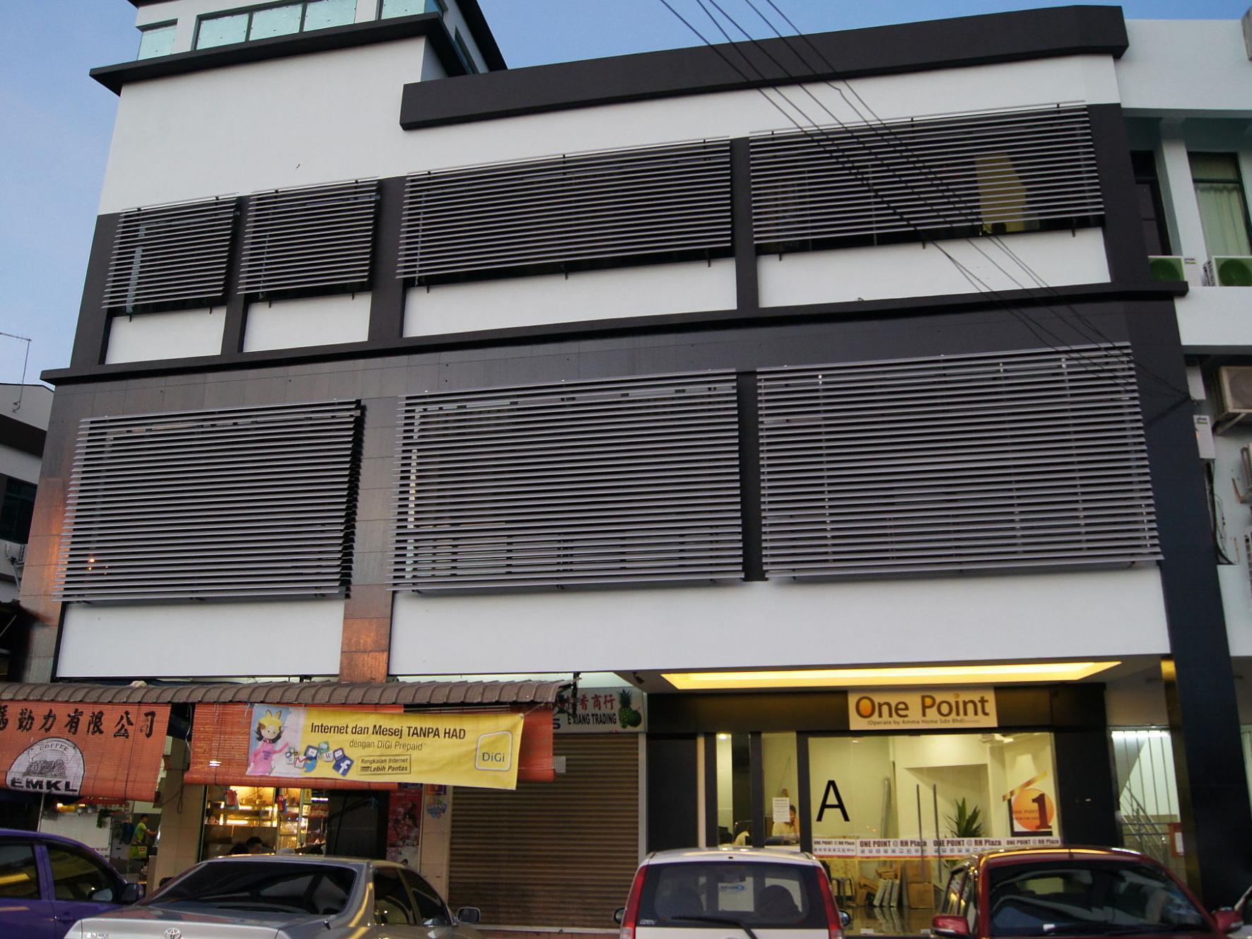 One Point Hotel Kuching Buitenkant foto