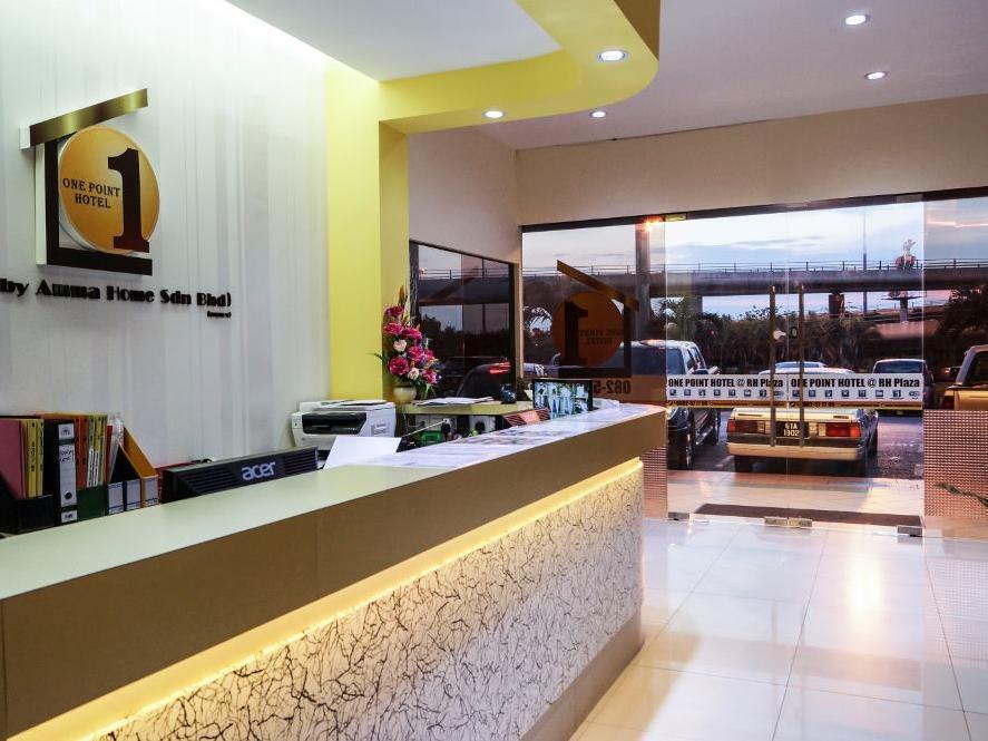 One Point Hotel Kuching Buitenkant foto