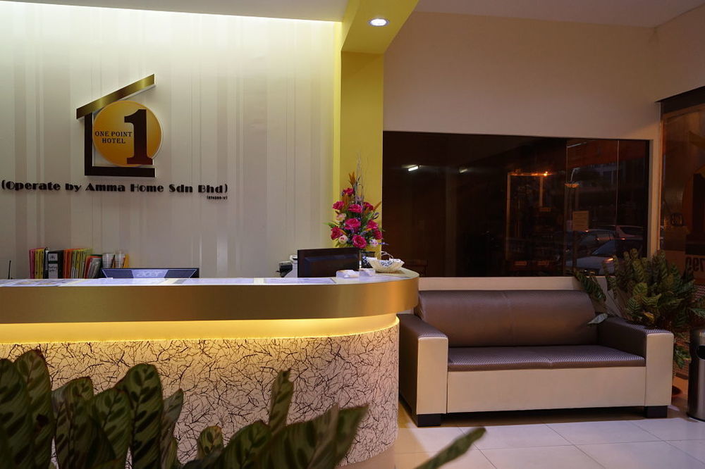 One Point Hotel Kuching Buitenkant foto