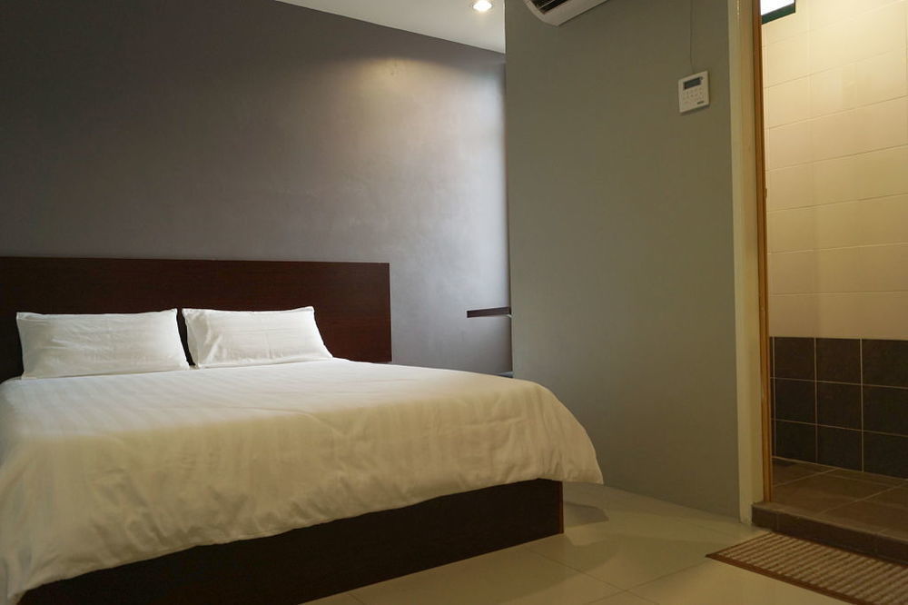 One Point Hotel Kuching Buitenkant foto