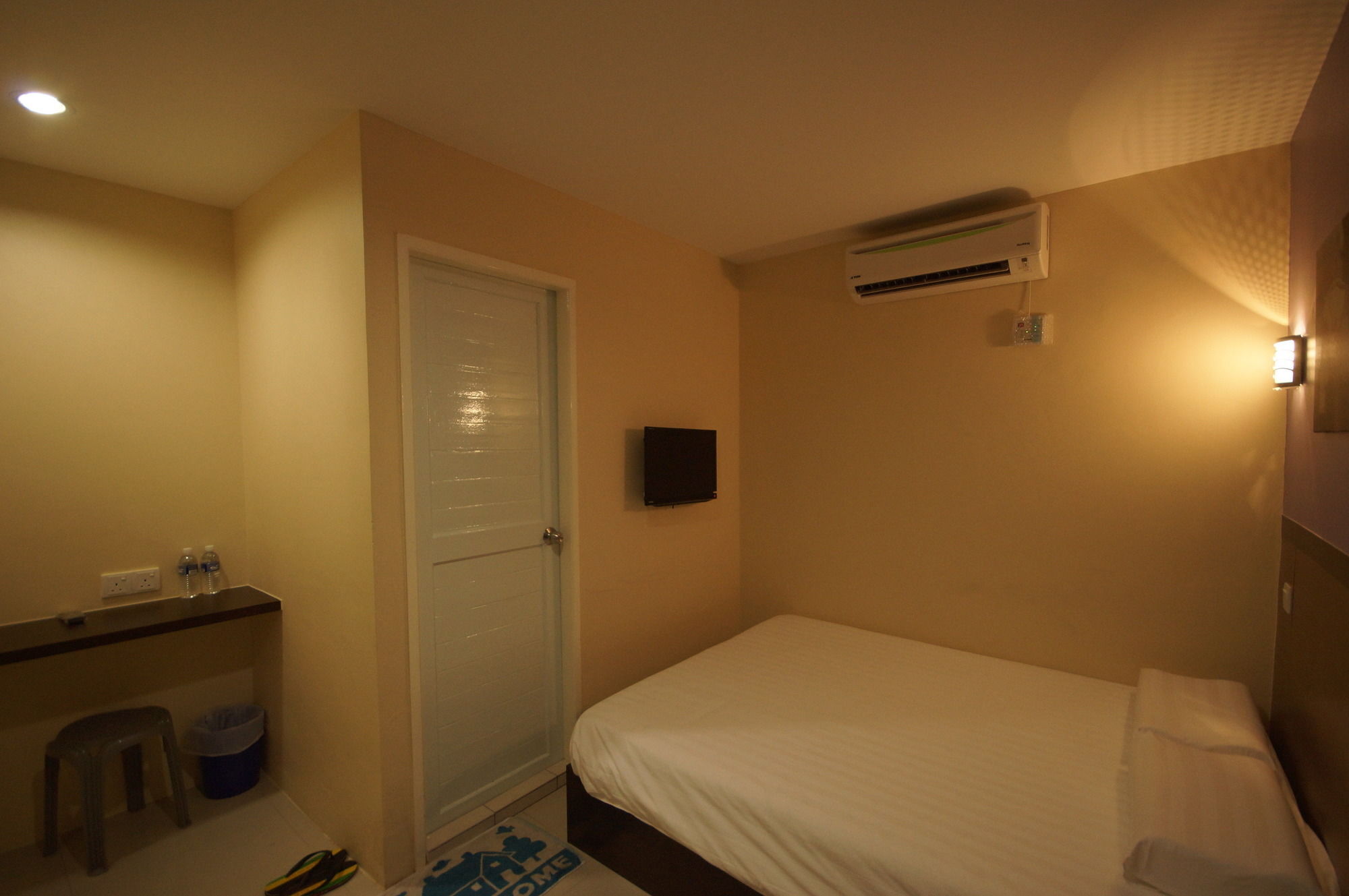 One Point Hotel Kuching Buitenkant foto